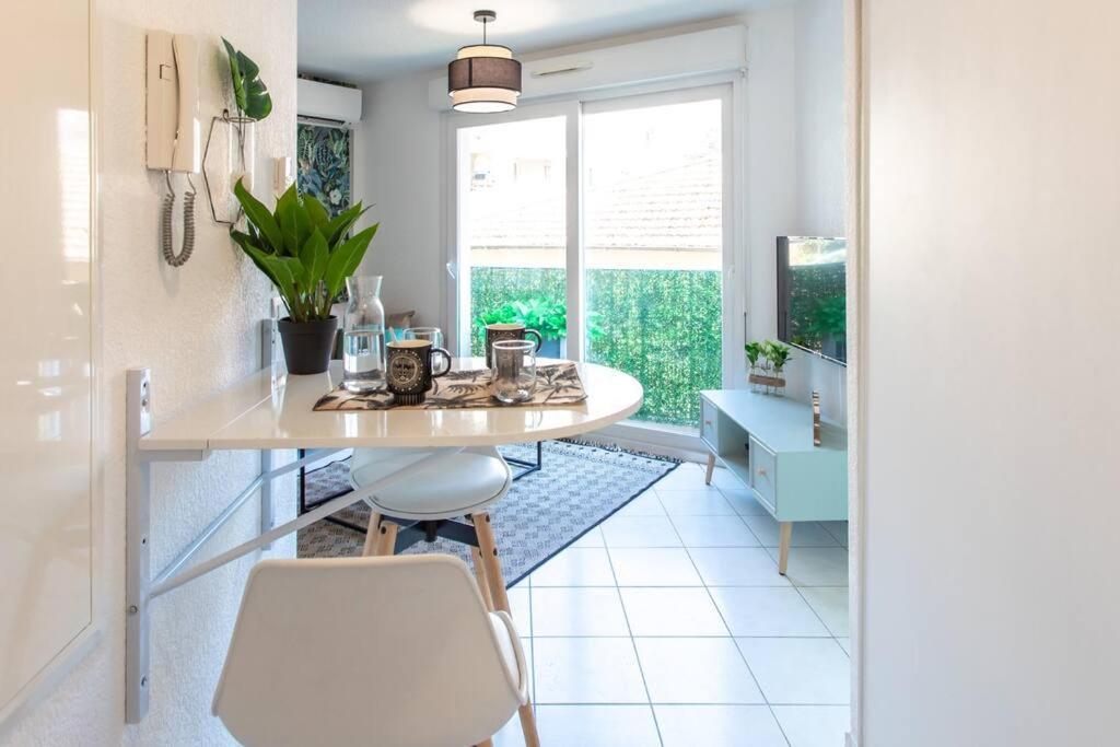 L44 1bdr Flat 10mins Walk To Port/balcon, Parking, Ac Appartamento