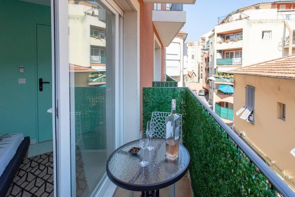 L44 1bdr Flat 10mins Walk To Port/balcon, Parking, Ac Appartamento